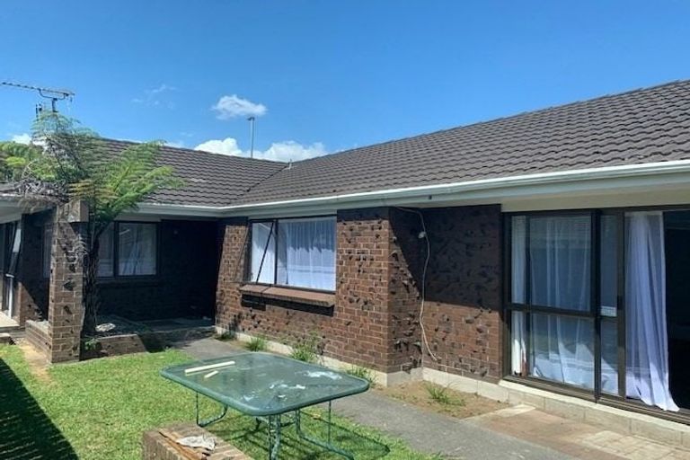 Photo of property in 209 Walter Strevens Drive, Conifer Grove, Takanini, 2112