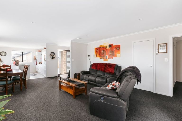 Photo of property in 30 Richardson Road, Omokoroa, 3114