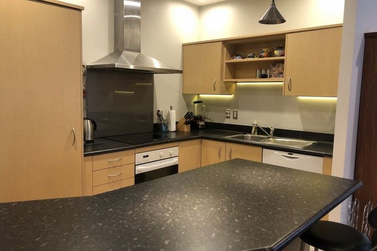 Photo of property in Stadium Garden Flats, 401/107 Thorndon Quay, Pipitea, Wellington, 6011