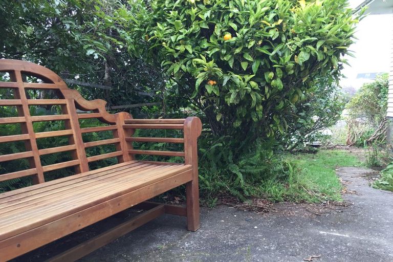 Photo of property in 43 Gordon Road, Plimmerton, Porirua, 5026