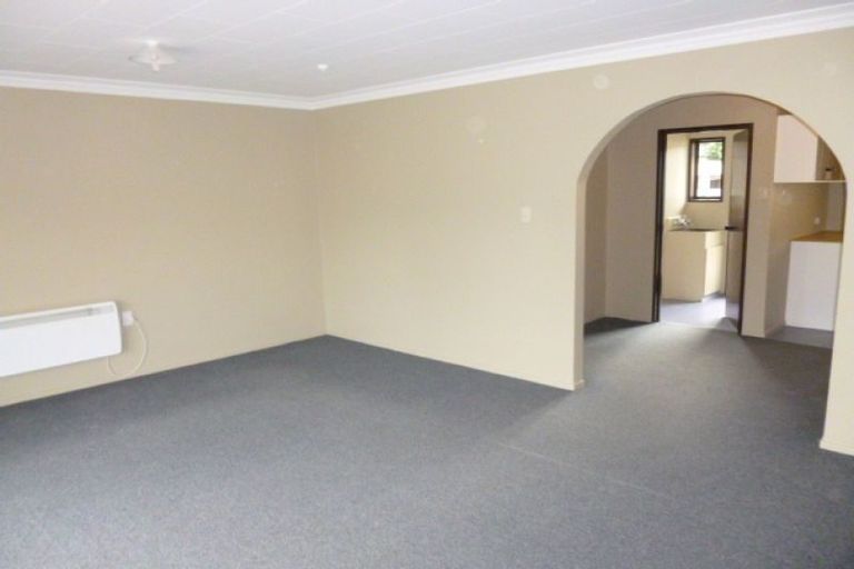 Photo of property in 1/76 Shakespeare Road, Milford, Auckland, 0620