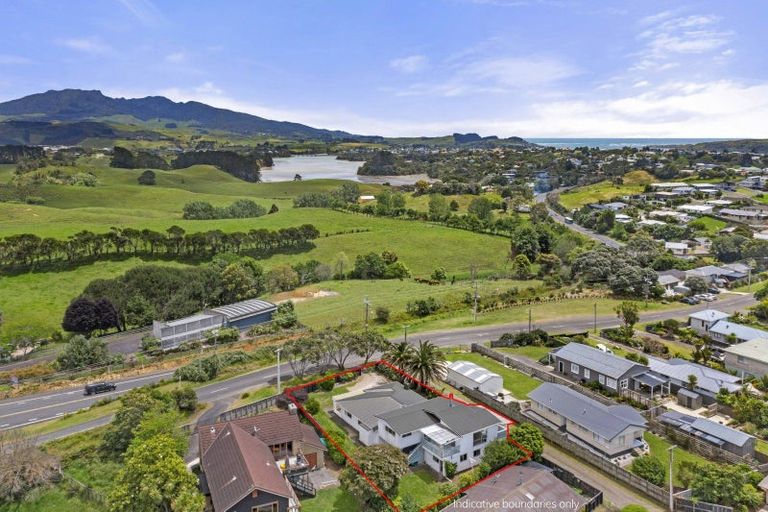 Photo of property in 3 Lorenzen Bay Road, Raglan, 3225