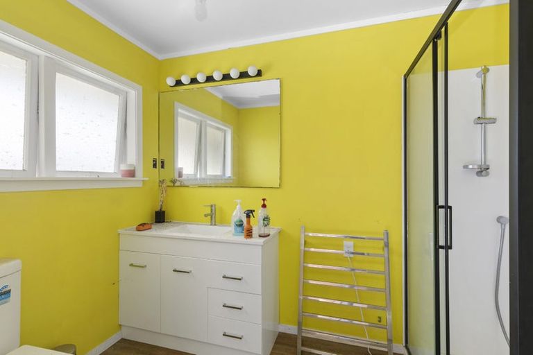 Photo of property in 4/5 Westminster Road, Wainuiomata, Lower Hutt, 5014