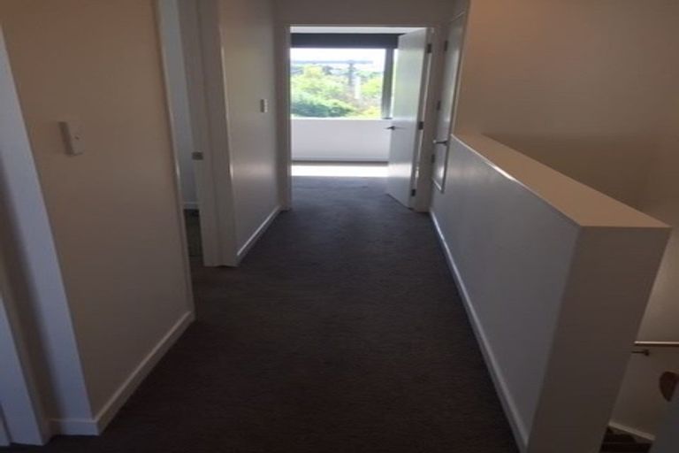 Photo of property in 12/7 Handyside Street, Tawa, Wellington, 5028