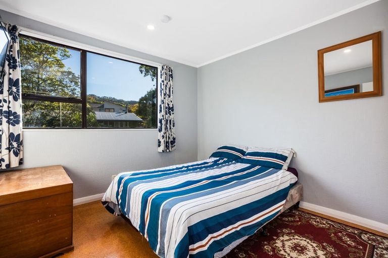 Photo of property in 28 Solander Place, Whitby, Porirua, 5024