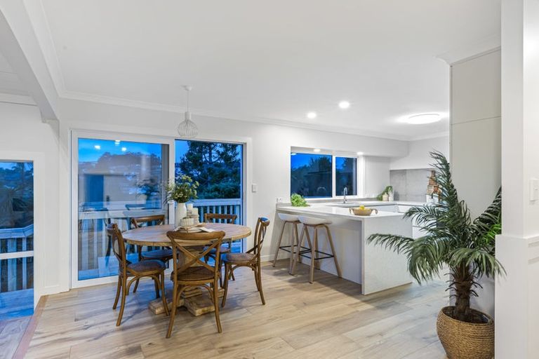 Photo of property in 70 Bay Vista Drive, Red Beach, 0932