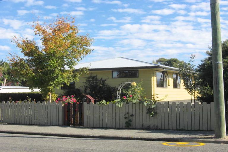 Photo of property in 20 Hughes Street, Waimate, 7924