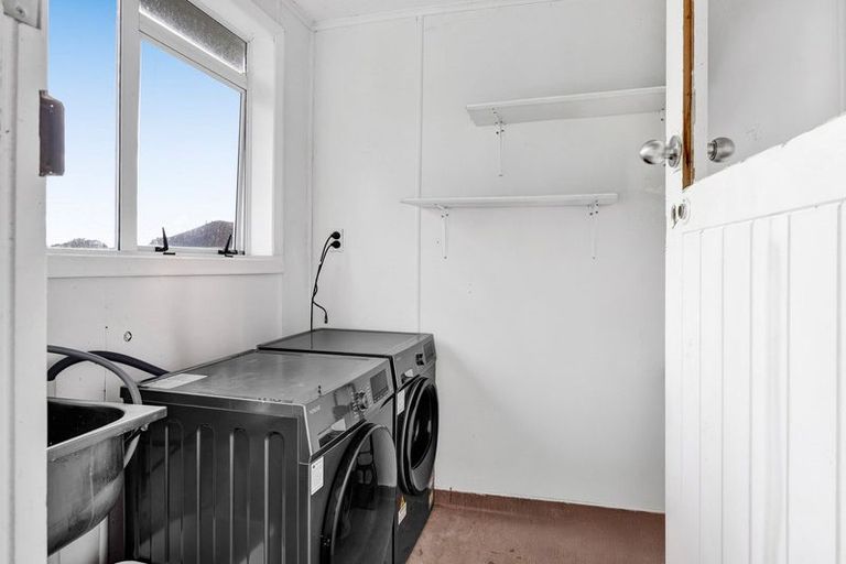 Photo of property in 5 Derby Street, Eltham, 4322