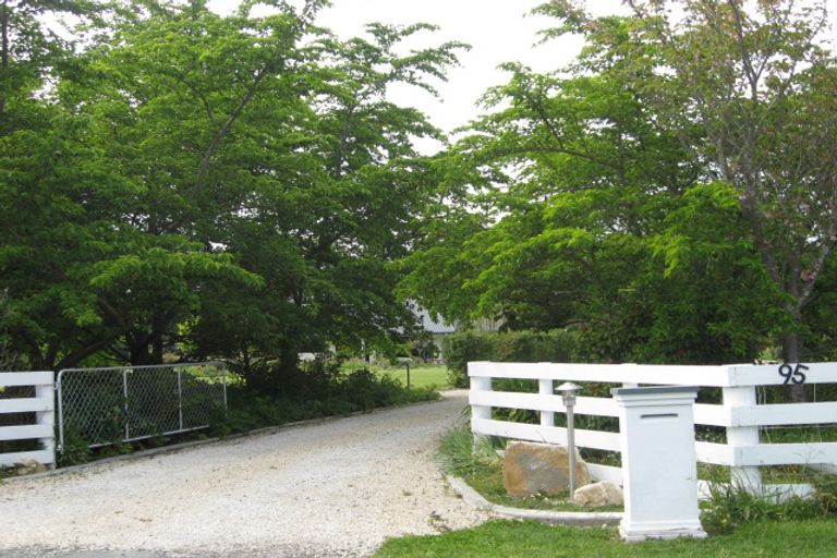 Photo of property in 95 Chinnerys Road, Woodend, 7610