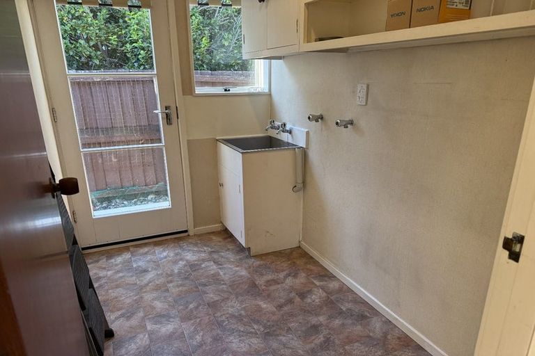 Photo of property in 1/43b Ambleside Drive, Burnside, Christchurch, 8053