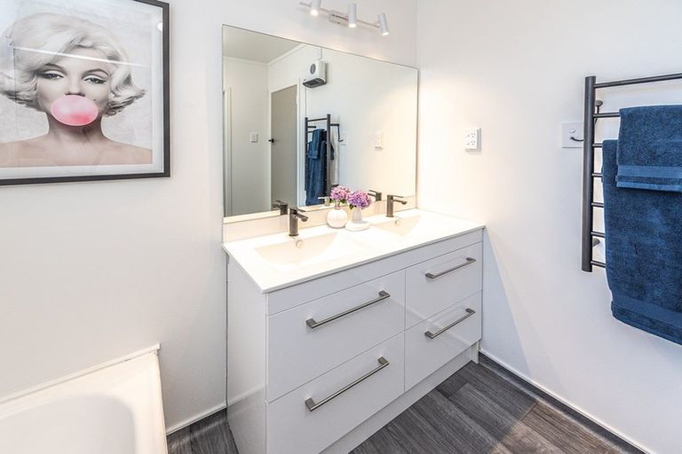 Photo of property in 27 Hood Street, Castlecliff, Whanganui, 4501