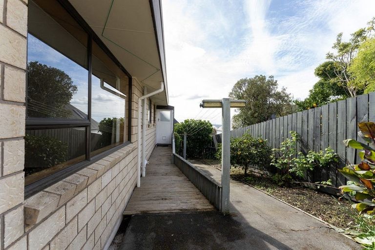 Photo of property in 1/81 Cannon Hill Crescent, Mount Pleasant, Christchurch, 8081