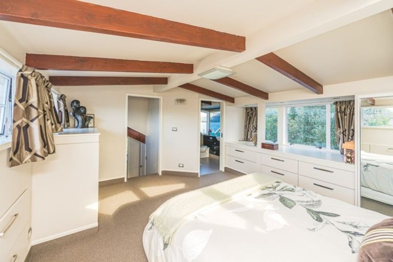 Photo of property in 2 Burtts Road, Durie Hill, Whanganui, 4500