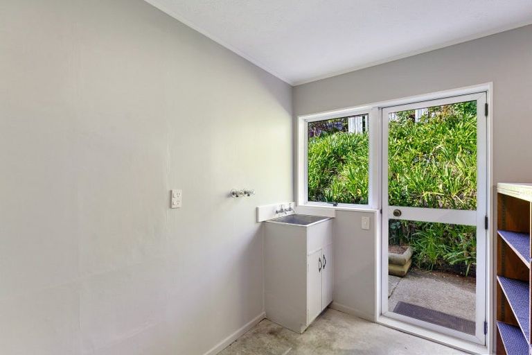 Photo of property in 61 Kakariki Grove, Waikanae, 5036