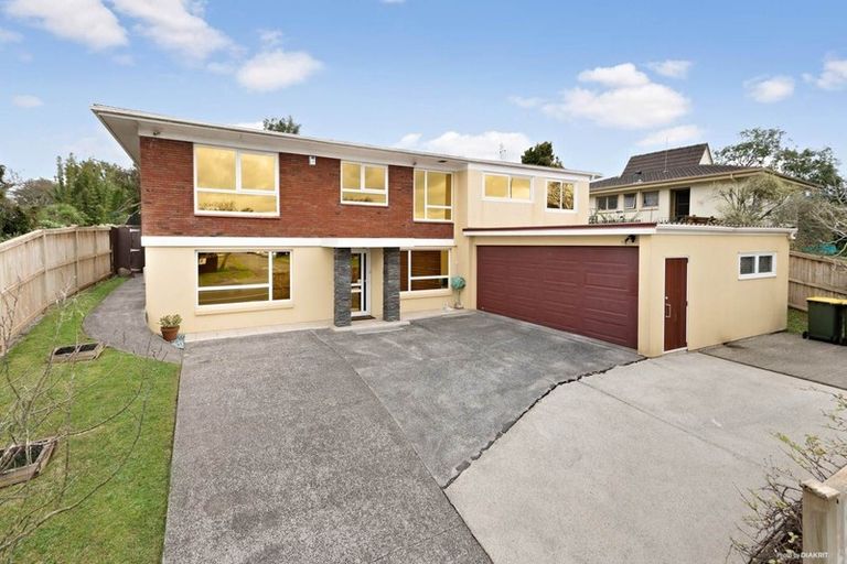 Photo of property in 151 Gossamer Drive, Pakuranga Heights, Auckland, 2010