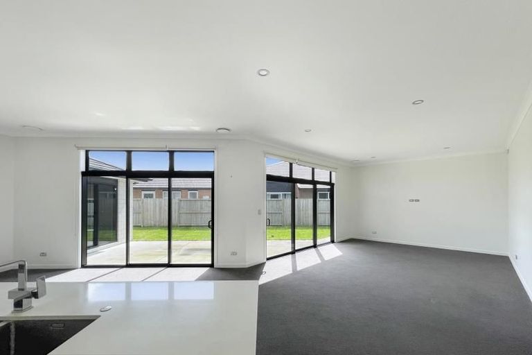 Photo of property in 16 Helen June Avenue, Flagstaff, Hamilton, 3210