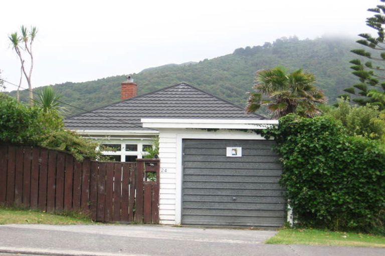 Photo of property in 24 Izard Road, Khandallah, Wellington, 6035