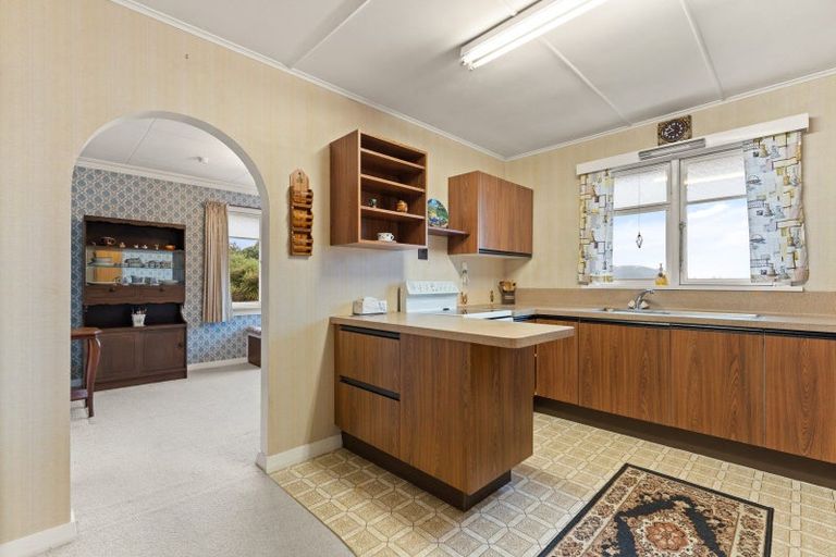 Photo of property in 122 Easther Crescent, Kew, Dunedin, 9012