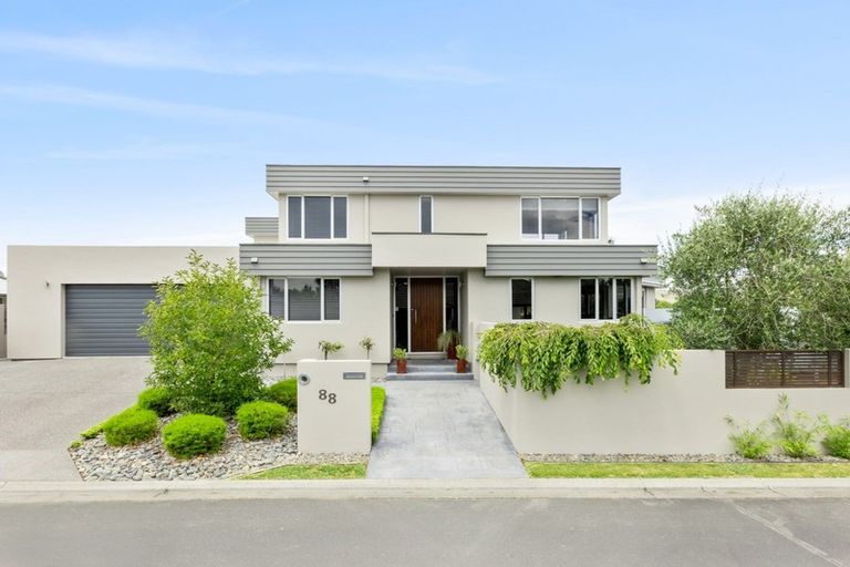 Photo of property in 88 Rochfort Road, Havelock North, 4130