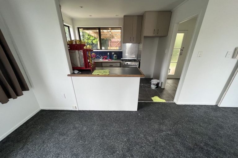 Photo of property in 18 Panzic Place, Glen Eden, Auckland, 0602