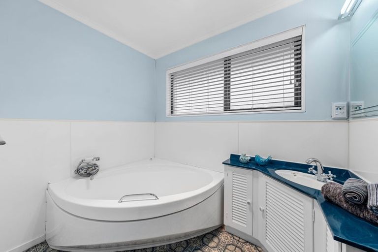 Photo of property in 17 Pukekohatu Street, Waitara, 4320