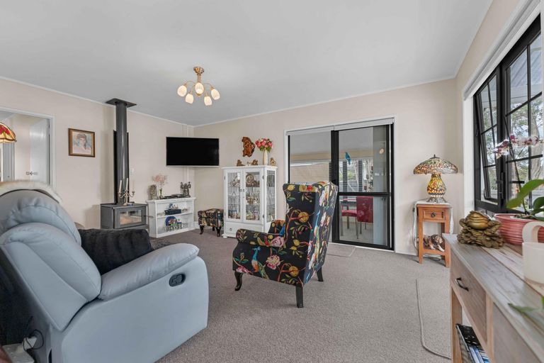 Photo of property in 9 Le Havre Place, Takanini, 2112