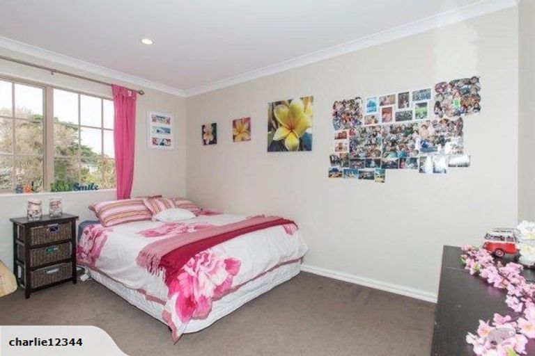 Photo of property in 2 Summerfield Lane, Albany, Auckland, 0632