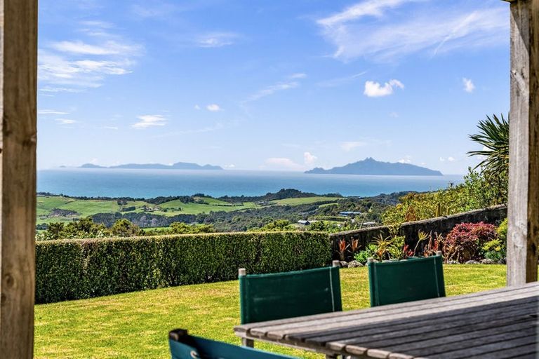 Photo of property in 275 Massey Road, Waipu, 0582