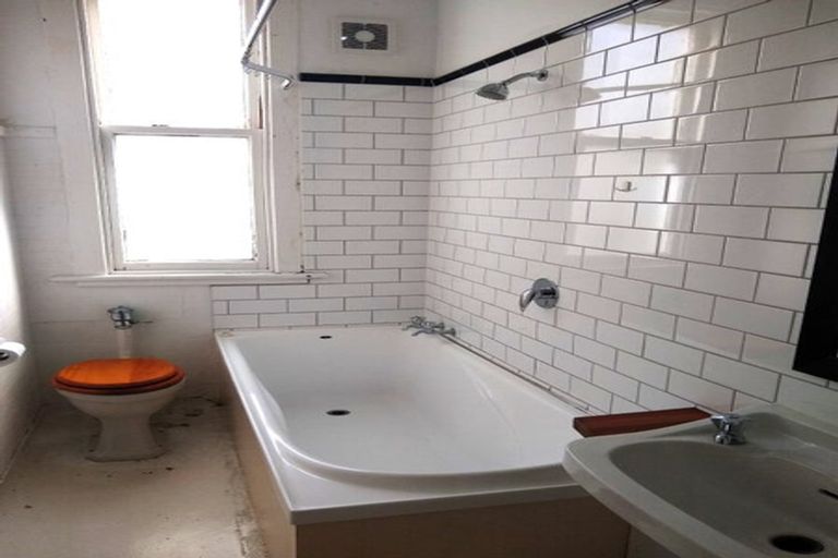 Photo of property in 8 Davis Street, Thorndon, Wellington, 6011