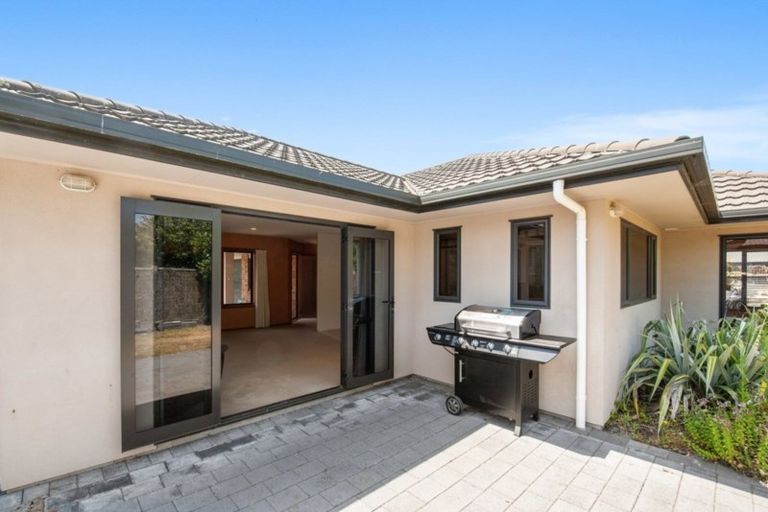 Photo of property in 2/6 Woburn Place, Nukuhau, Taupo, 3330