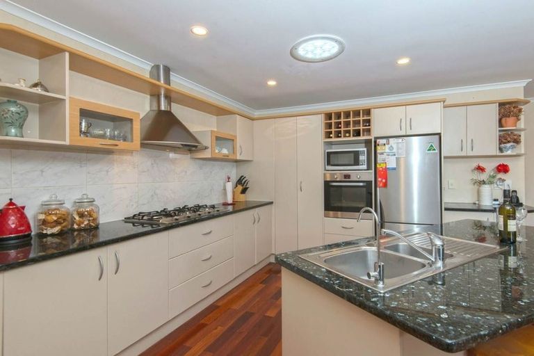 Photo of property in 15 Belcoo Crescent, East Tamaki, Auckland, 2013