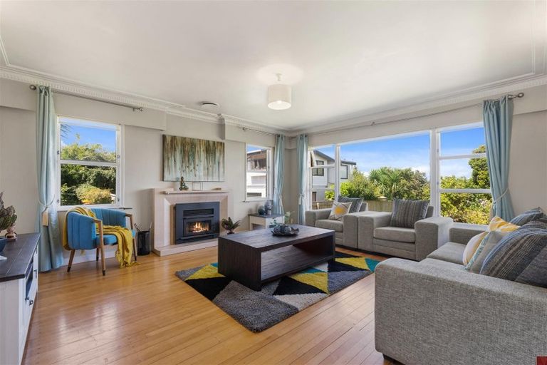 Photo of property in 11 Grand Vue Road, Kawaha Point, Rotorua, 3010