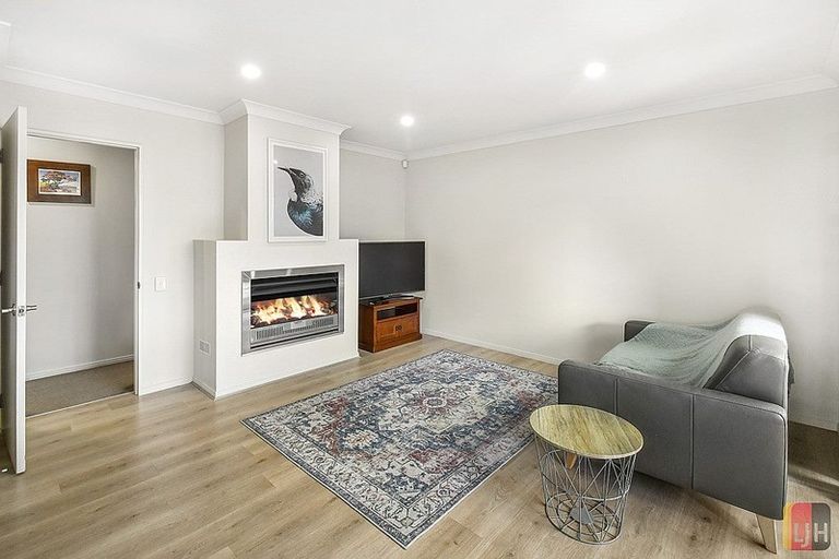 Photo of property in 13 Girvan Terrace, Wattle Downs, Auckland, 2103