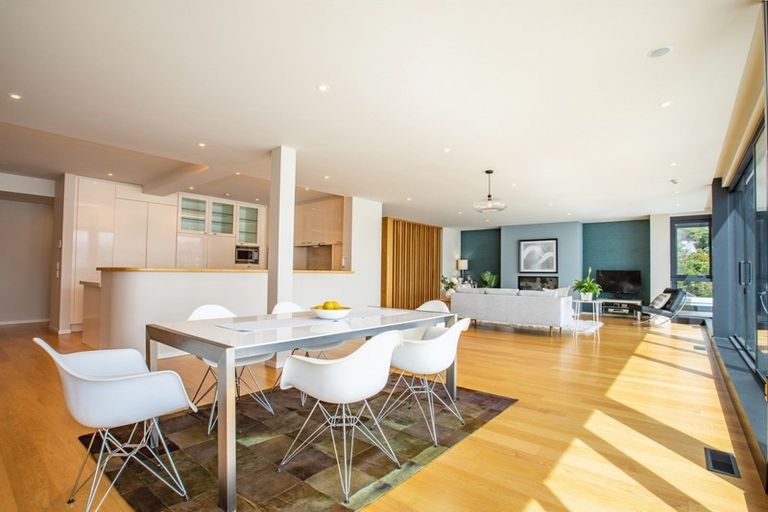 Photo of property in 1/308 Oriental Parade, Oriental Bay, Wellington, 6011