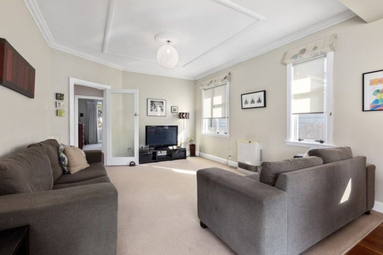 Photo of property in 25 Elizabeth Street, Petone, Lower Hutt, 5012