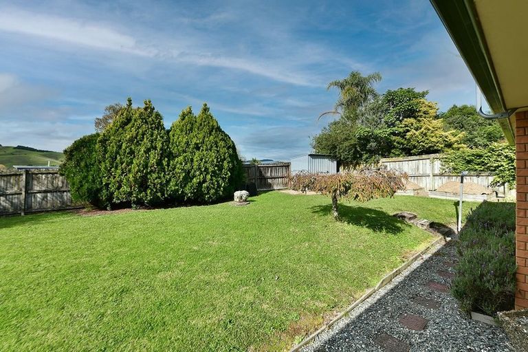 Photo of property in 63 Cabeleigh Drive, Helensville, 0800