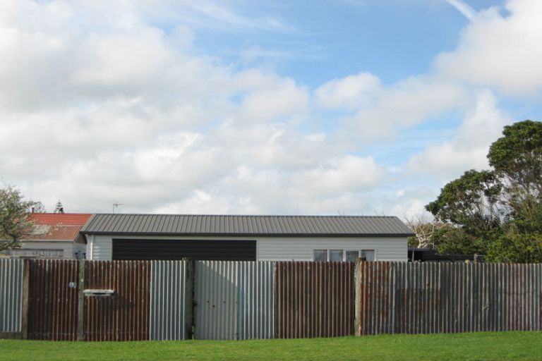 Photo of property in 3 Mcnaughton Street, Waitara, 4320