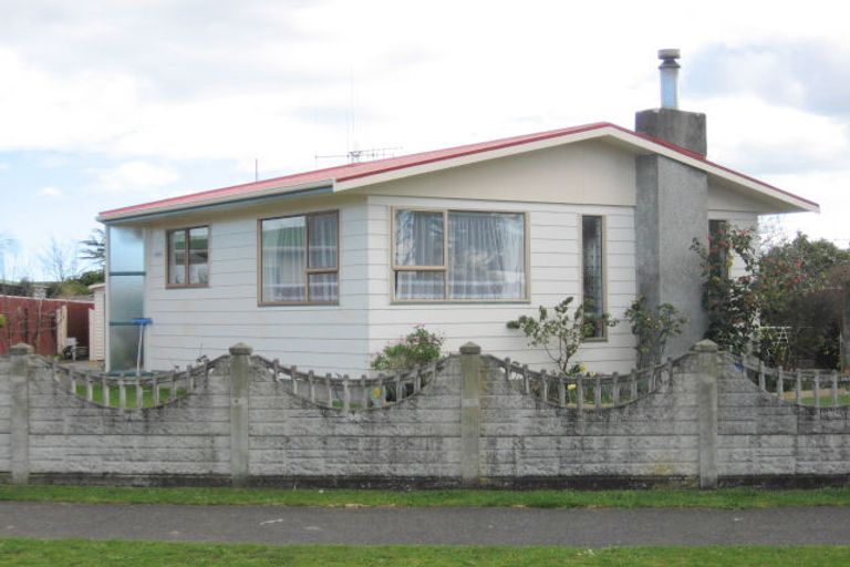 Photo of property in 34 Strathmore Avenue, Levin, 5510