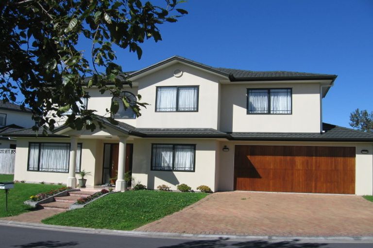 Photo of property in 32 Riverstone Road, Te Atatu Peninsula, Auckland, 0610