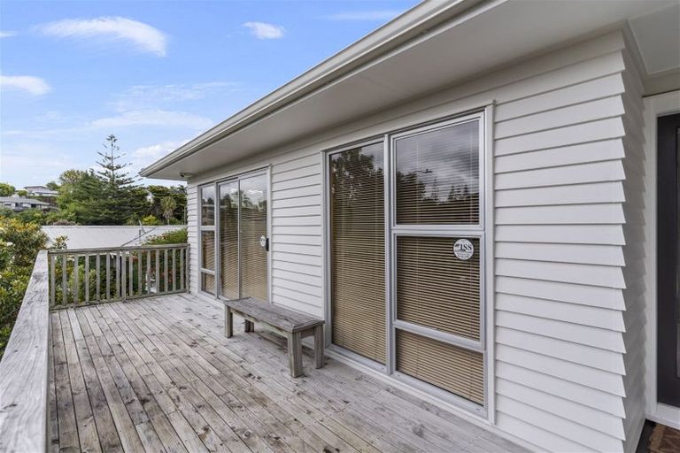 Photo of property in 16 Juniper Road, Sunnynook, Auckland, 0620