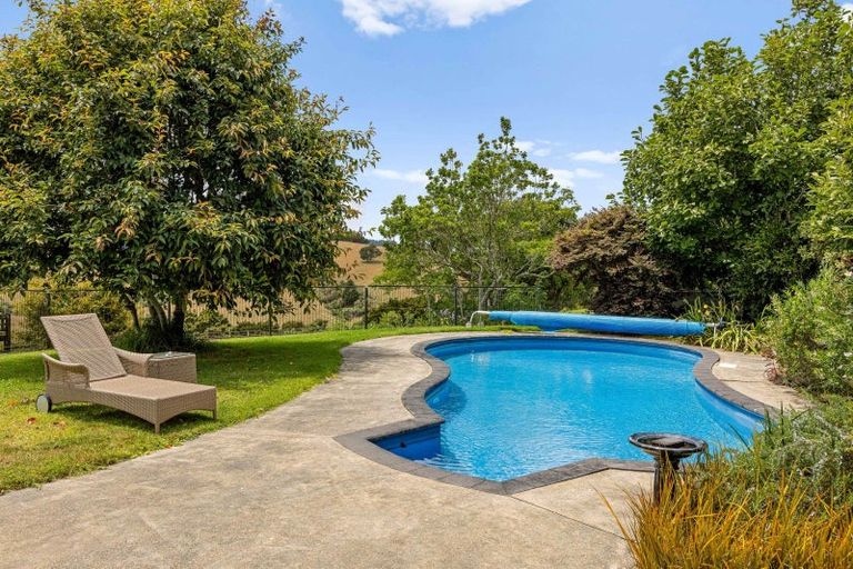 Photo of property in 71 Rapson Road, Kaukapakapa, 0871