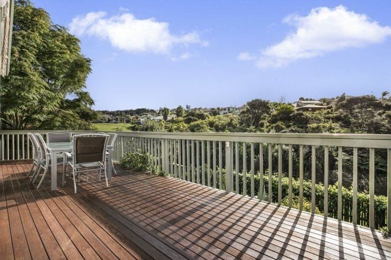 Photo of property in 10 Carnmore Place, Torbay, Auckland, 0630