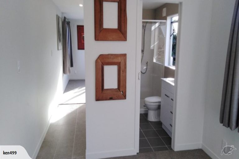 Photo of property in 112a Pacific Parade, Army Bay, Whangaparaoa, 0930