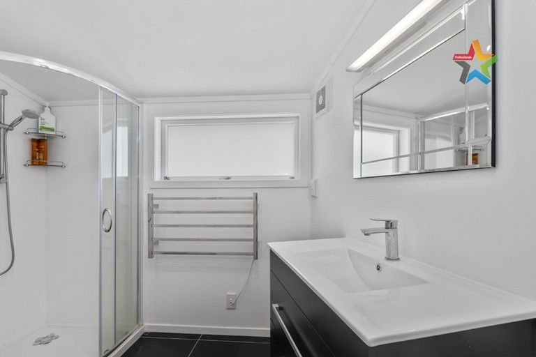 Photo of property in 35 Garden Road, Avalon, Lower Hutt, 5011