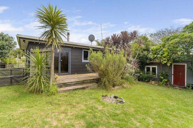 Photo of property in 50 Dixie Street, Te Horo Beach, Otaki, 5581
