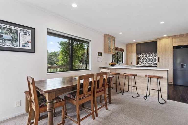 Photo of property in 27a Philson Terrace, Browns Bay, Auckland, 0630