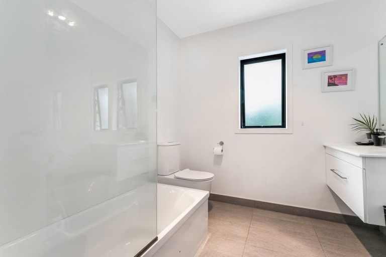 Photo of property in 54 Titoki Street, Te Atatu Peninsula, Auckland, 0610