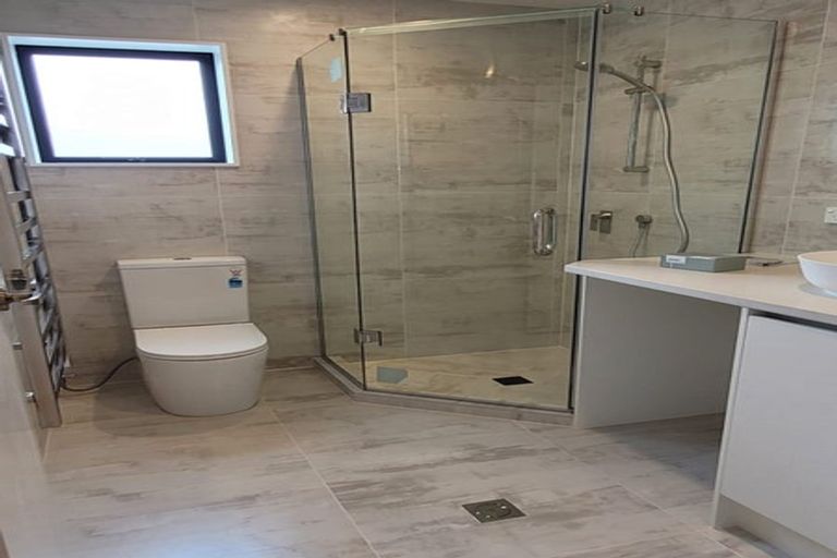 Photo of property in 37 Santa Monica Place, Goodwood Heights, Auckland, 2105