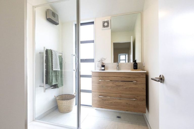 Photo of property in 2/94 Mathesons Road, Phillipstown, Christchurch, 8011