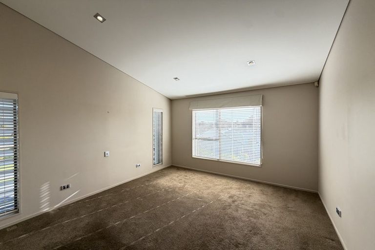 Photo of property in 24 Clovelly Road, Bucklands Beach, Auckland, 2012